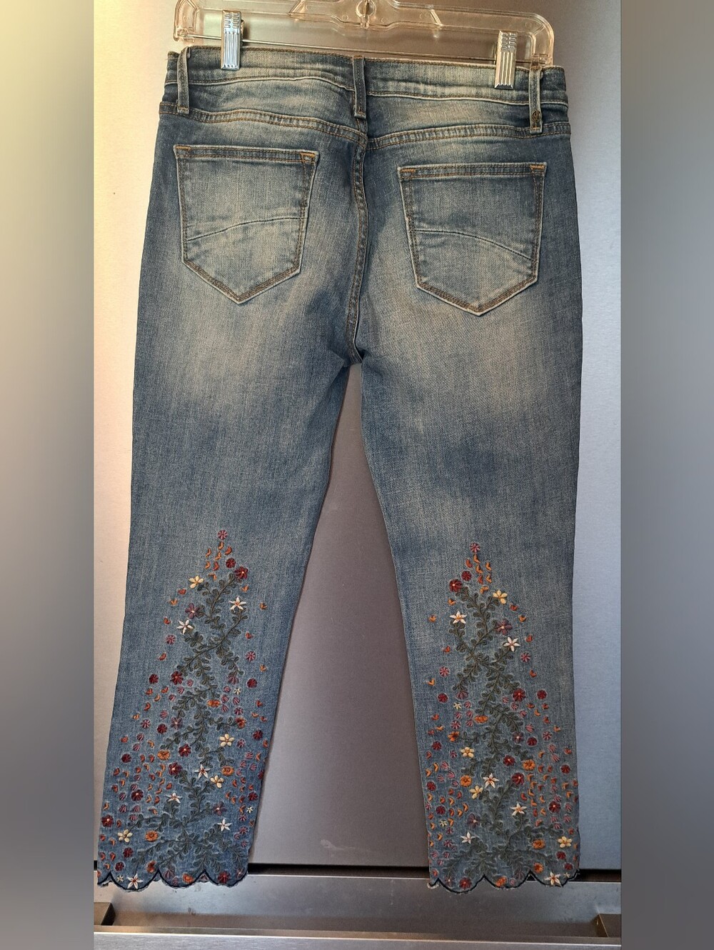 Driftwood Candace Embroidered Jeans Floral Cropped Boho Festival Sz 28 - Picture 2 of 13